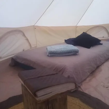 Tente Tipi En Pleine Foret Lyxtält